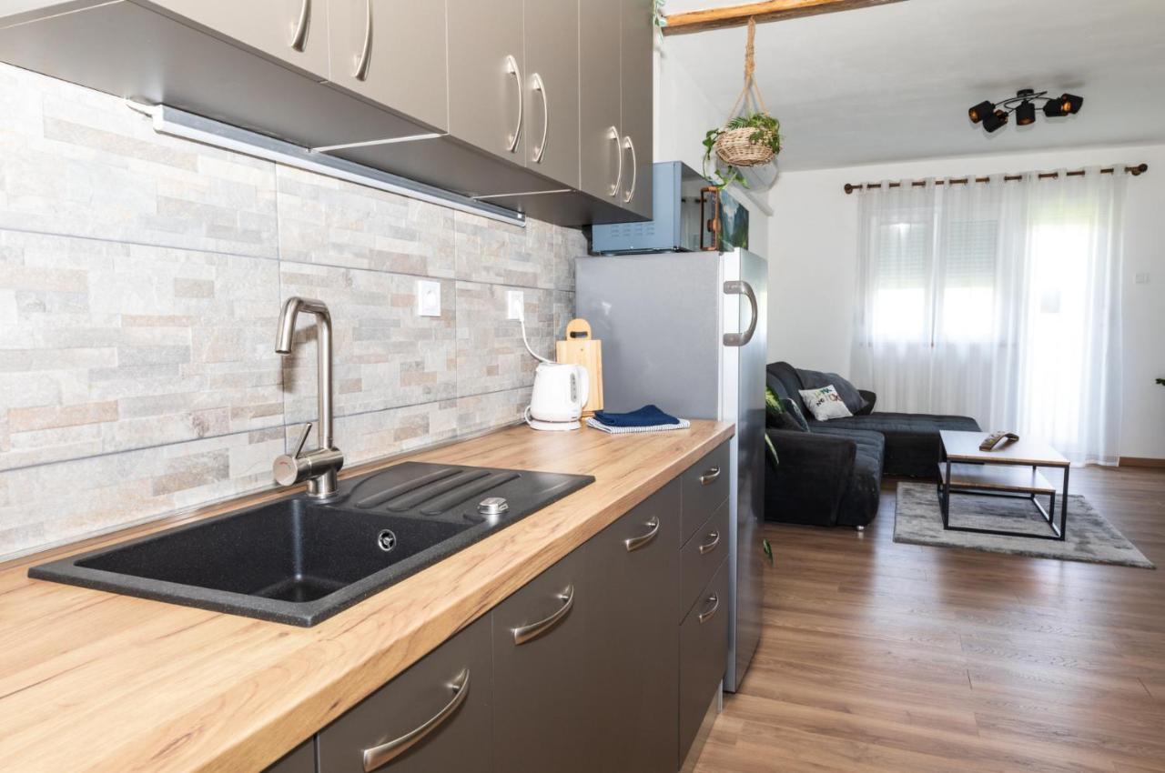 Lynx And Fox Self Check-In Free Parking Apartment Delnice Bagian luar foto